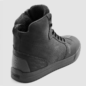 BOTA REBELHORN SPIKE NEGRA