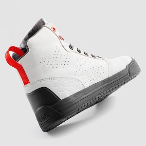 BOTA REBELHORN SPIKE BLANCA 