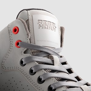 BOTA REBELHORN SPIKE BLANCA 