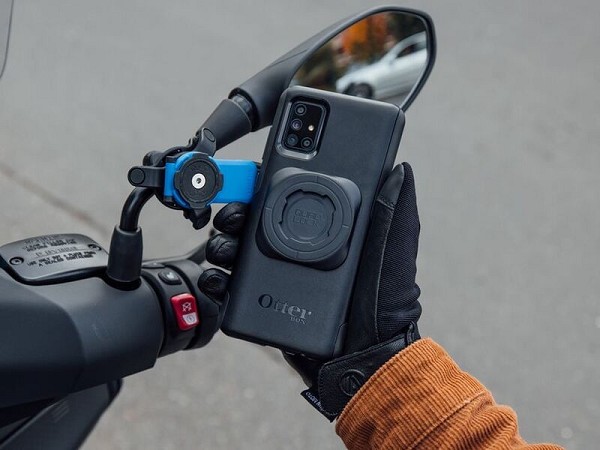 ADAPTADOR UNIVERSAL QUAD LOCK MAG