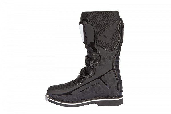 BOTA UFO TYPHOON INFANTIL NEGRA