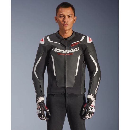CHAQUETA ALPINESTARS GP FORCE V2 NEGRA Y BLANCA