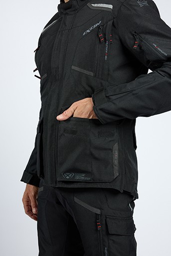 CHAQUETA IXON MIDGARD NEGRA