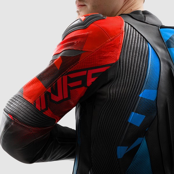 CHAQUETA REBELHORN INFERNO NEGRA, ROJA Y AZUL