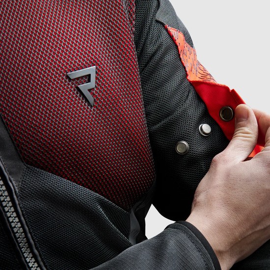 CHAQUETA REBELHORN JAX NEGRA Y ROJA