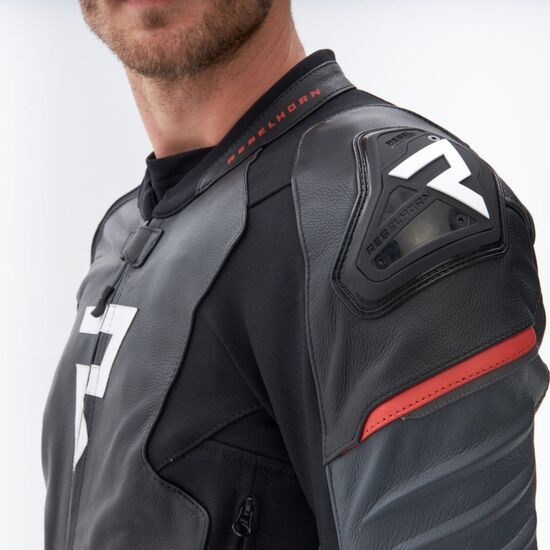 CHAQUETA REBELHORN VELOCE NEGRA Y ROJA