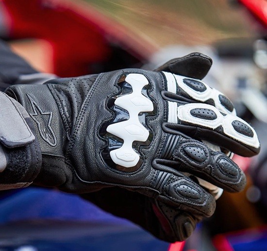 GUANTES ALPINESTARS CELER V3 CUERO NEGRO Y BLANCO