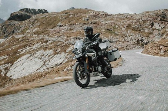 MALETA SW-MOTECH LATERAL DERECHA TRAX ADV 45L NEGRA