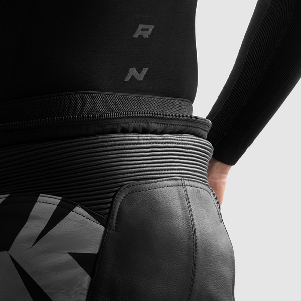 PANTALON REBELHORN INFERNO NEGRO Y BLANCO