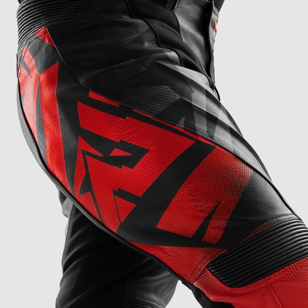 PANTALON REBELHORN INFERNO NEGRO Y ROJO