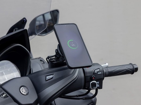 SOPORTE SMARTPHONE DEPÓSITO DE LÍQUIDO DE FRENO V2 QUAD LOCK