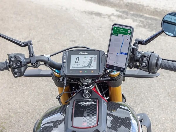 SOPORTE SMARTPHONE PARA BOMBA DE FRENO/EMBRAGUE QUAD LOCK