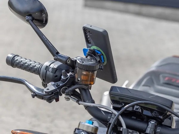 SOPORTE SMARTPHONE PARA BOMBA DE FRENO/EMBRAGUE QUAD LOCK