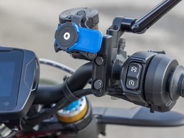 SOPORTE SMARTPHONE PARA BOMBA DE FRENO/EMBRAGUE QUAD LOCK